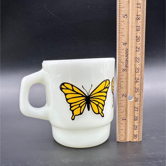Vintage Milk Glass Mugs Rainbow Butterflies Anchor Hocking USA 70s Stacking Cups - Picture 10 of 10